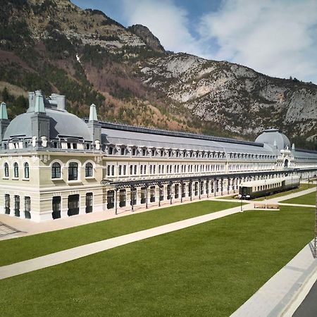 Canfranc Estacion, A Royal Hideaway Hotel - Gran Lujo Exterior foto